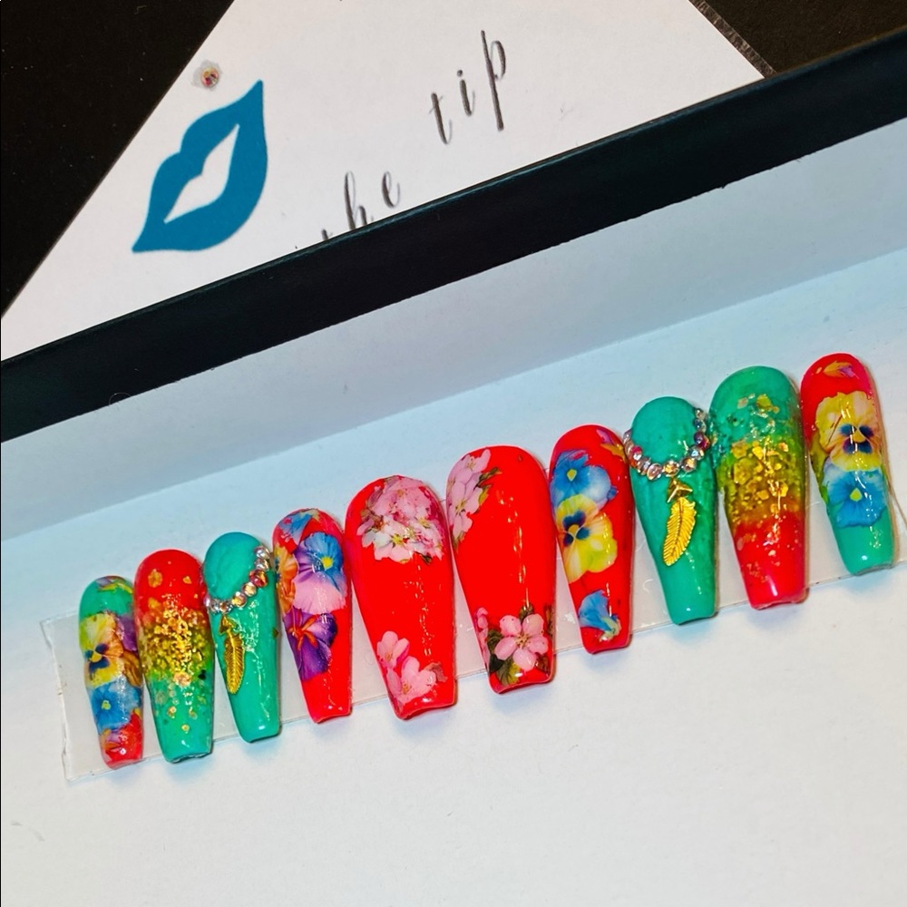 Press on nails